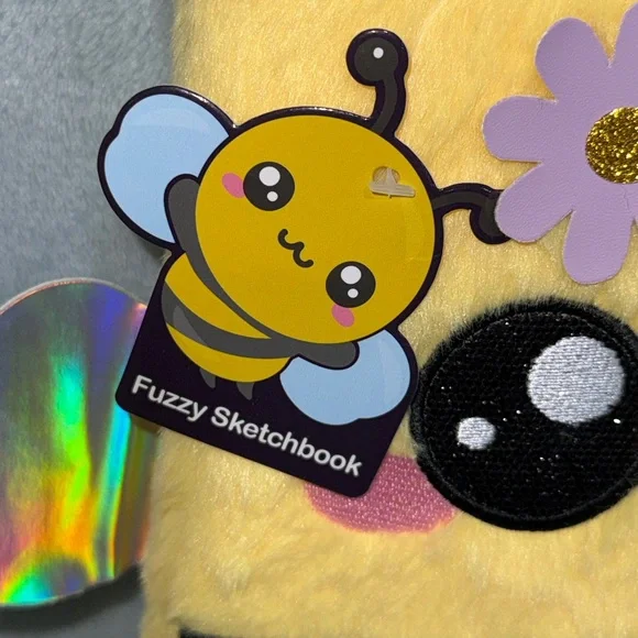 Cute Fuzzy Bee Sketchbook - Picture 3 of 13